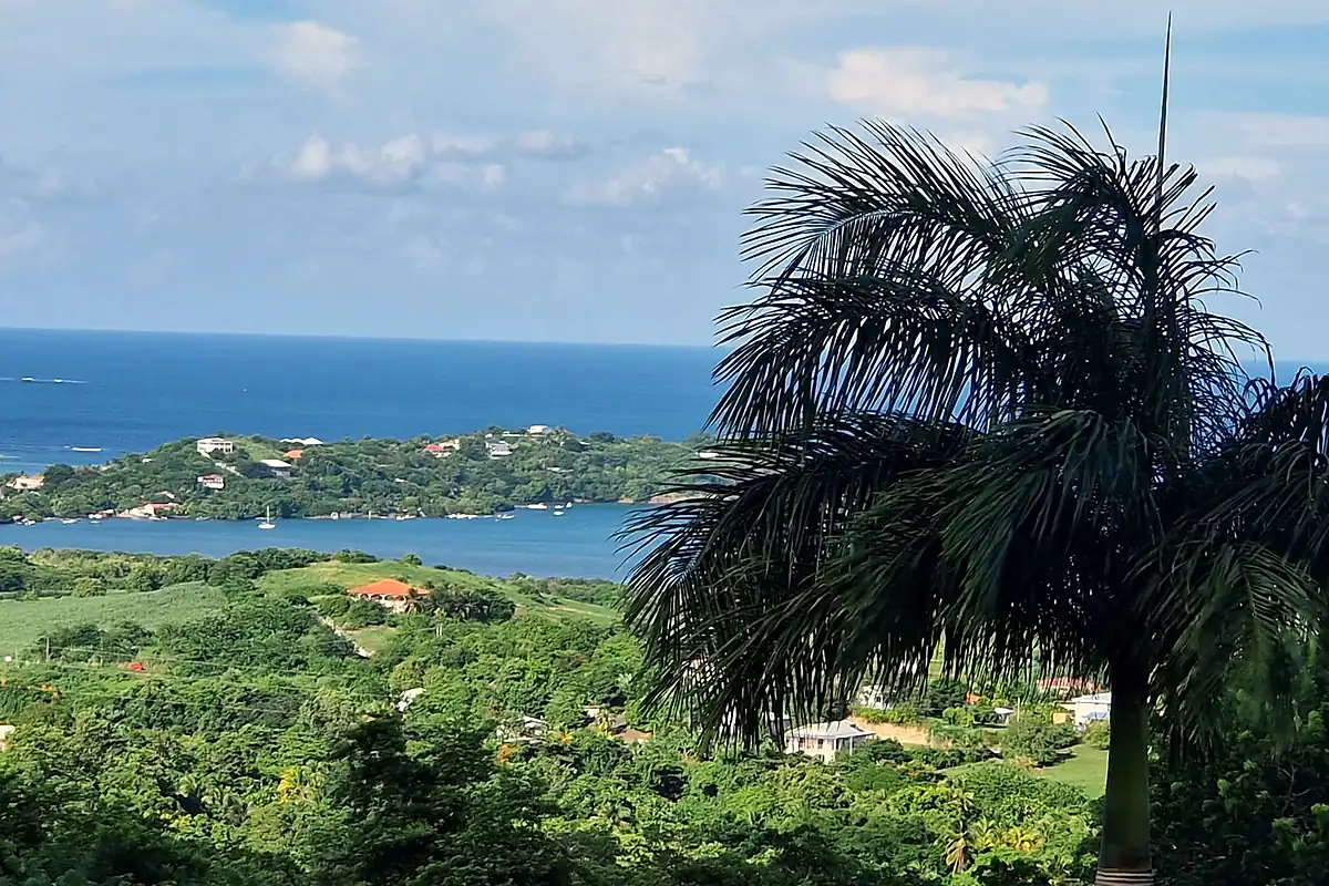 Paysage de Martinique – Presqu’île et lagon